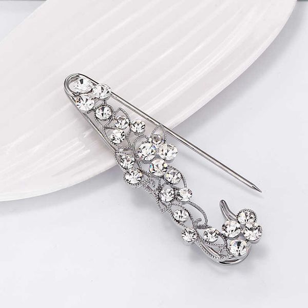 

pins brooches encased with charming exquisite crystal rhinestone branching men's and women's suit scarf flower brooch jewelry 2019, Gray