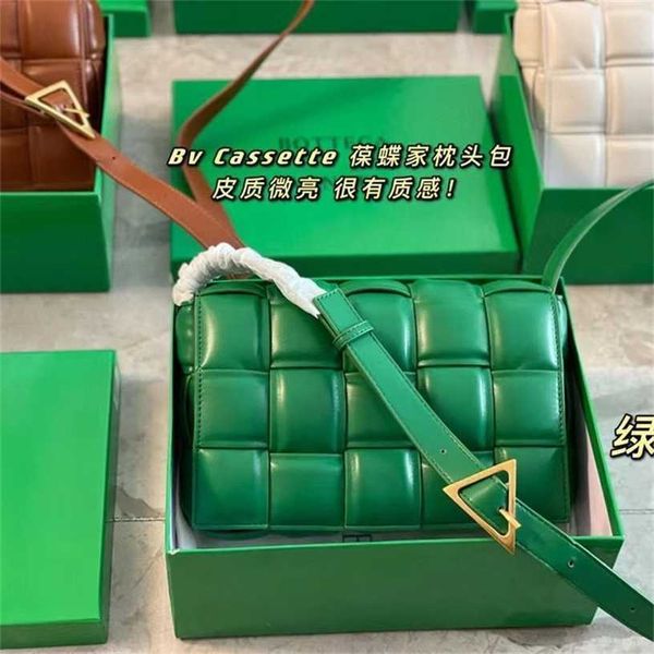

designer venetas handbags bottegas woven pillow bag versatile design leather bag highgrade small square bag 18lil