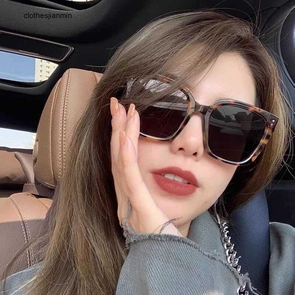 

2023 luxury fashion sunglasses factory% 80 retail gm sunglass female jenny the same milky white tortoishell color large face thin frame sung, White;black
