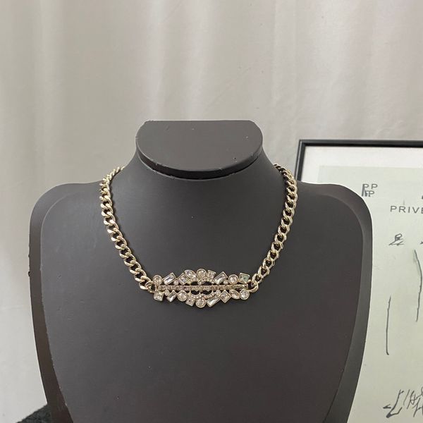 

2023 designer for women pendant necklaces luxury heart shape pearl choker gold necklace letter ccity classic jewelry 64, Silver