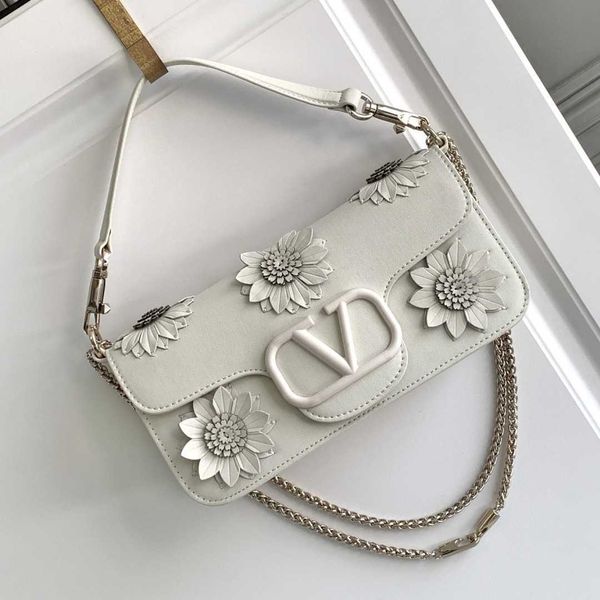 

designer bag beach 7xqz vltn bags saddle crossbody women handbag purse wallet bagpack puff new 3d flower decoration cowhide chain handbags g