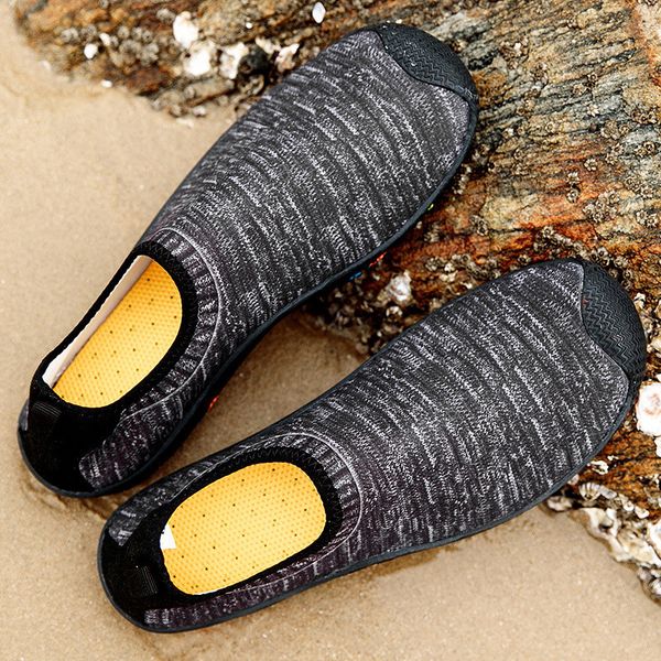 

swimming shoes couples outdoor wading beach shoes grey pink skin fitting snorkeling shoes, Black
