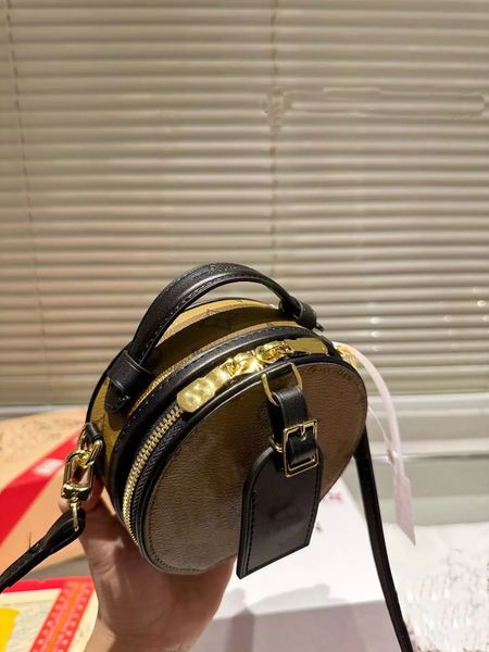 

luxury designer round cake bag, classic vintage diagonal hanging bag, portable single shoulder original box bag, women's bag, Black;red