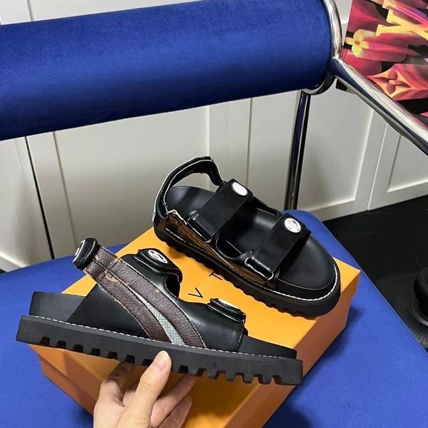 

classics designer sandals woman slippers fashion sandals beach thick bottom slipper luxury platform alphabet lady leather flats fashion old, Black