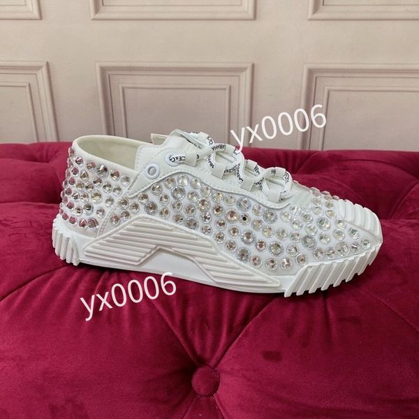 

2023 new luxury designer calfskin casual shoes reflective sneakers vintage leather trainers fashion shoes leisure shoe platform lace-up snea, Black