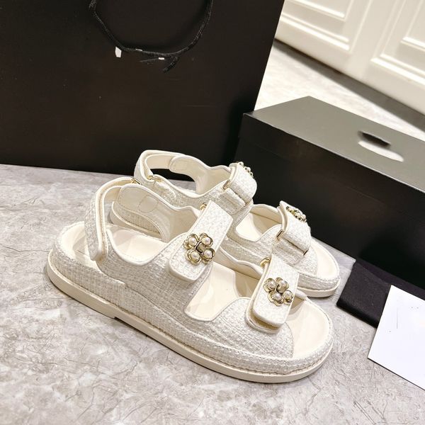 

designer cc beach shoes luxury beach sandals fashion slippers women classic flat shoes outdoor slides xsbg