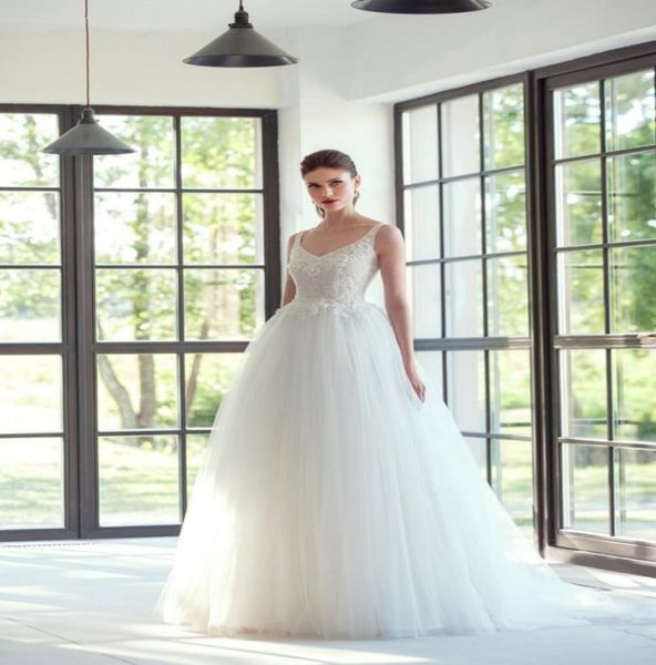 

2019 aline scalloped vneck nude lining wedding dress lace appliques tulle skirt ivory white open back gown bridal gown7337909