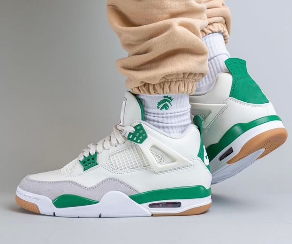 

2023 release authentic 4s basketball shoes sb x 4 pine green sail neutral grey white men women sports outdoor sneakers with original box dr5