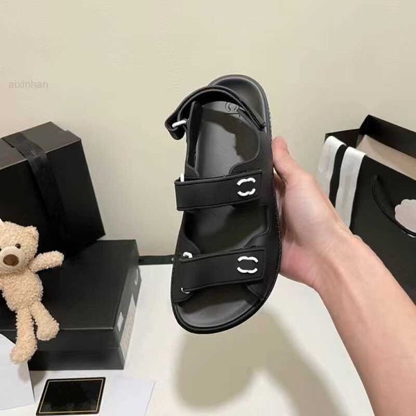 

2023 summer luxury designer women's shoes classic fashion flat sandals channel thick sole casual open toe fashion women's shoes fr, Black
