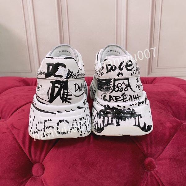 

2023 designer woman whites casual shoes round toe lace up shoes comfortable women men's outdoor sneakers breathable canvas, Black