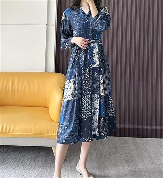 

2023 women dresses light luxury lace up waist panel tie dye printed silk dress women clothing, Black;gray