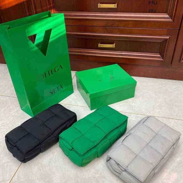 

designer bottegas bags venetas cassettes 2023 net red same nylon woven bag new super fire small c sister sponge postman messenger green have