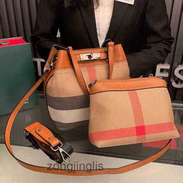 

leather classic ladies bag burbrerys advanced sense style of foreign bucket women's high-end plaid canvas diagonal straddle versatile s