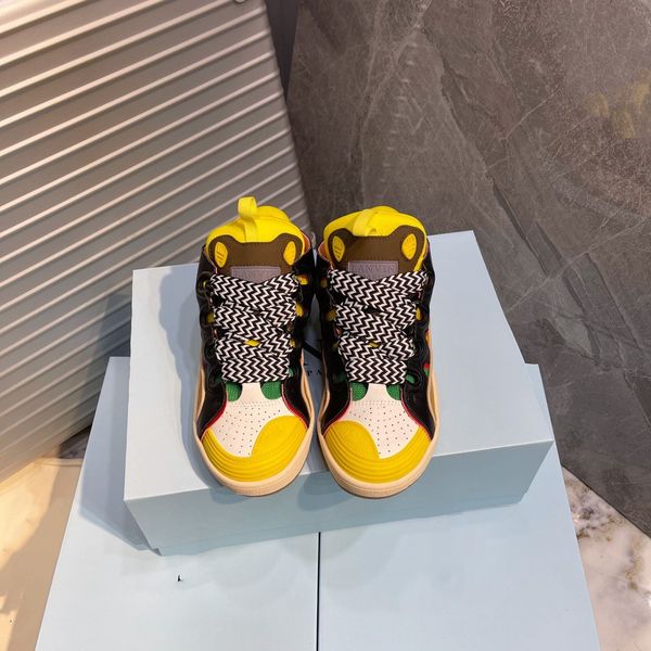 

2023new designer mens causal shoes fashion womans leather lace up platform sole sneakers white black mens 0523