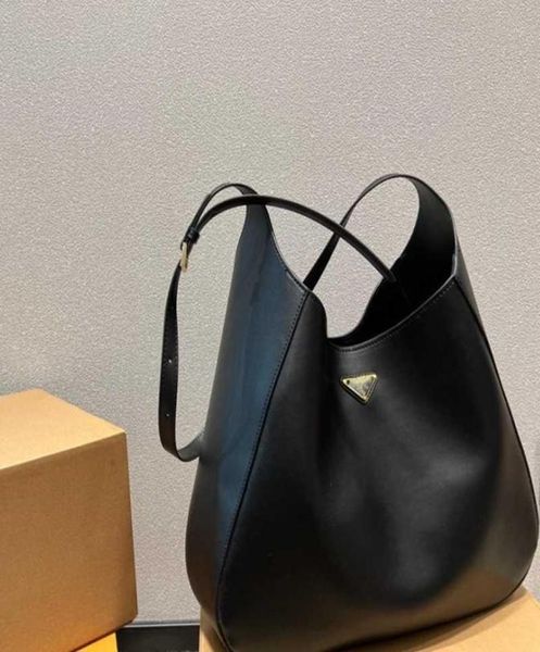 

fashion brand handbag 2023 new phome cleo armpit bag large capacity tote shopping commuter versatile super computer bag1580096