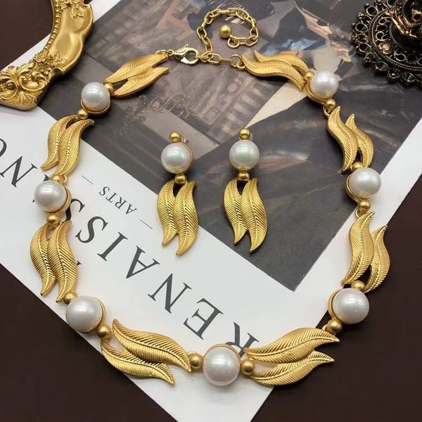 

luxury western antique tree leaf horse colored shell pearl necklace earring set with retro and high-end design, Silver