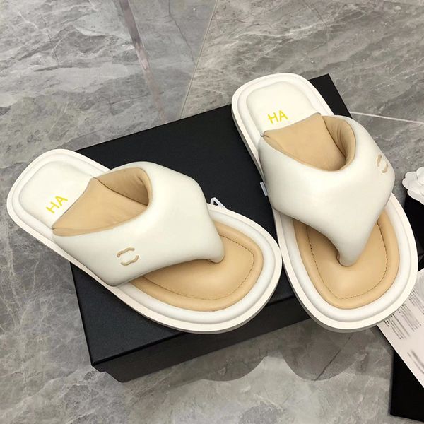 

designer womens sandals flip flops thong leather super soft bread shoes clip beach shoes v shaped slippers jelly women sandals mule flat cas, Black