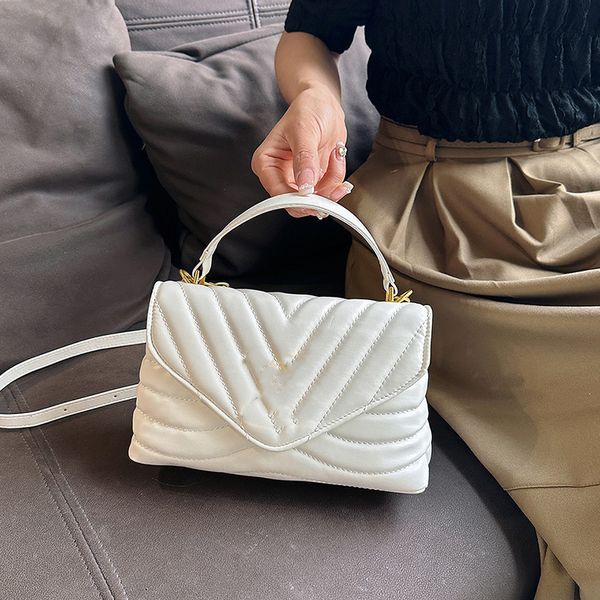 

barnd day packs chain bag women's 23ss new fashion versatile ins advanced texture atmosphere one shoulder crossbody women's bag