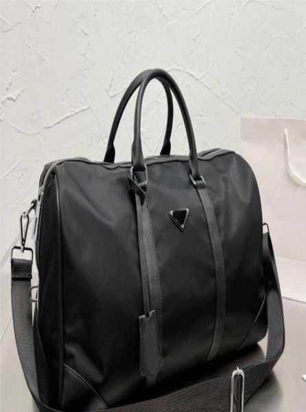 

2022 men fashion duffle bag black nylon travel bags mens handle luggage gentleman business totes with shoulder strap p8656291