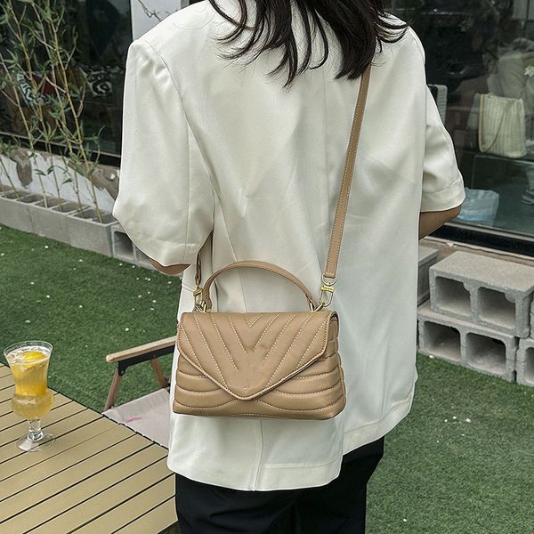 

barnd day packs women's chain bag new fashion versatile ins advanced texture atmosphere one shoulder crossbody handbags