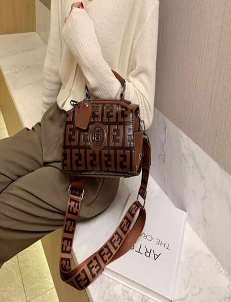 

new fashion embossed evening handbag pu boston bag broadband messenger one shoulder women039s bags4062731