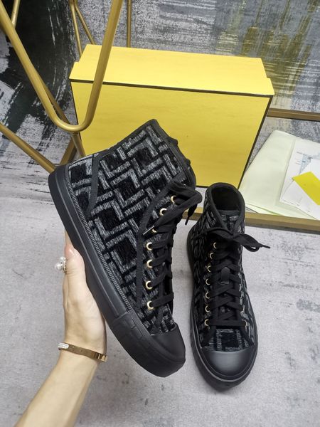 

2023 new casual shoes women designer leather lace-up sneaker fashion lady flat running 0523, Black