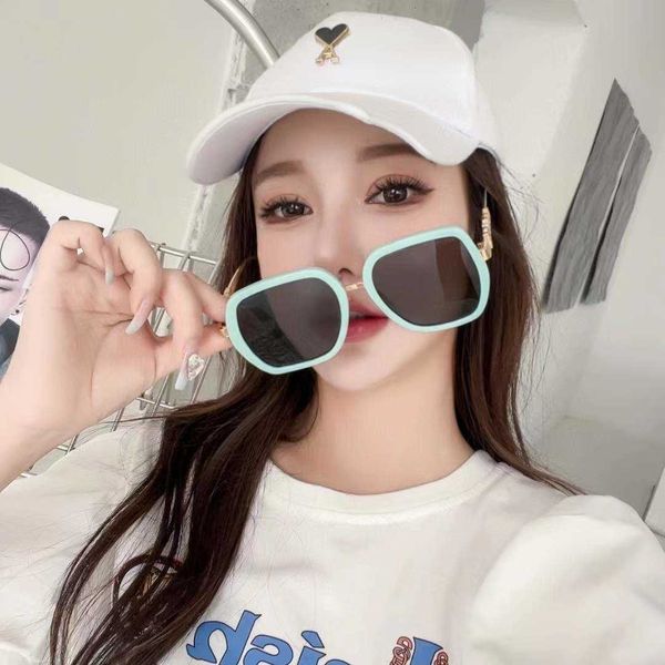 

Fashion designer brand cool sunglasses luxury Super high quality red wind Japan and South Korea ins wind candy color large Women's versatile 9030 with logo box