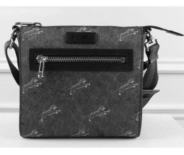 

2021 men039s bag men tote boston totes fashion men shoulder messenger belt backpack mini luggage lifestyle bag boston tote size3735341