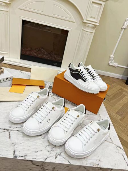 

high-quality low-printed sneakers mesh surface breathable casual shoes lace-up black and white platform running shoes