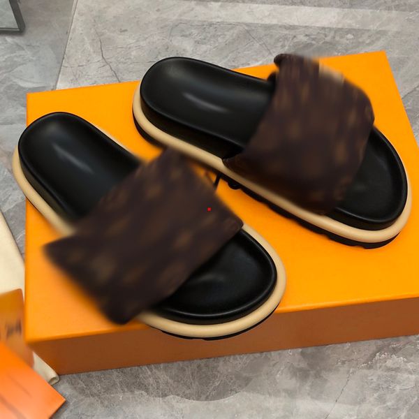 

2023 fashion beach slippers classic flat heel summer lazy designer fashion cartoon big head flops leather lady slides women shoes l bath lad, Black