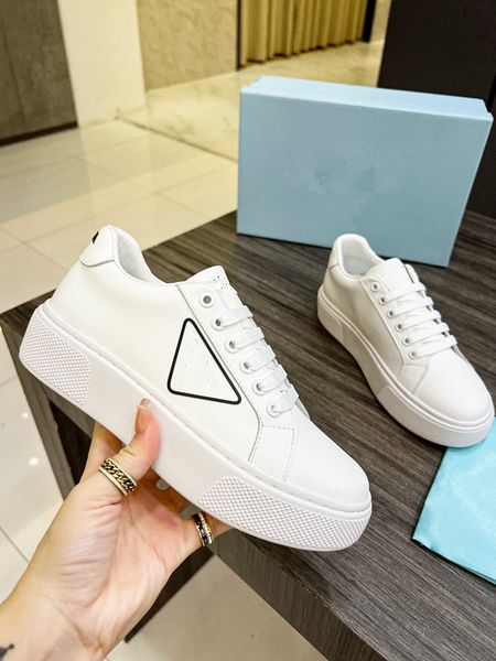 

2023 new women luxury shoes reflective sneakers designer trainers genuine leather fabric runner winter fall sneaker calfskin 0523, Black