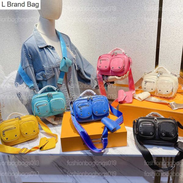 

l brand bag sporty utility crossbody bag handle multiple outside zipped pockets wide adjustable strap sliding coin purse luxurys designers f, Black