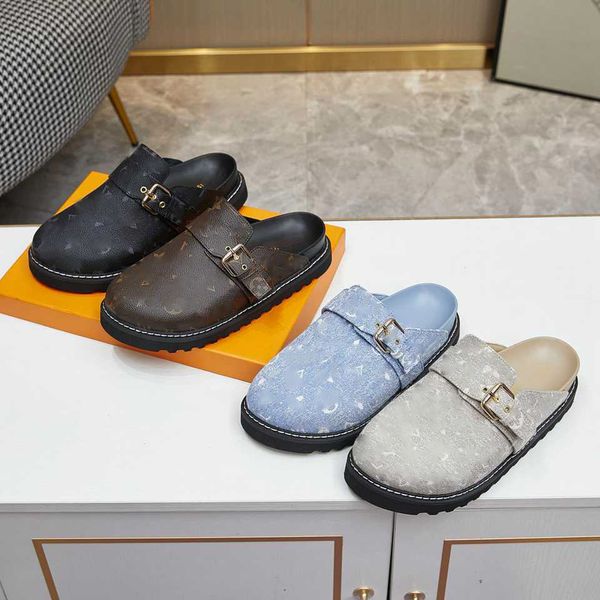 

2023 women designer cosy flat comfort clogs slippers slides men mule luxury adjustable strap leather beach summer gold-tone buckle sandal, Black