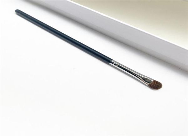 

228 mini shader eye shadow brush small detailed smoky eyeshadow brush2336120