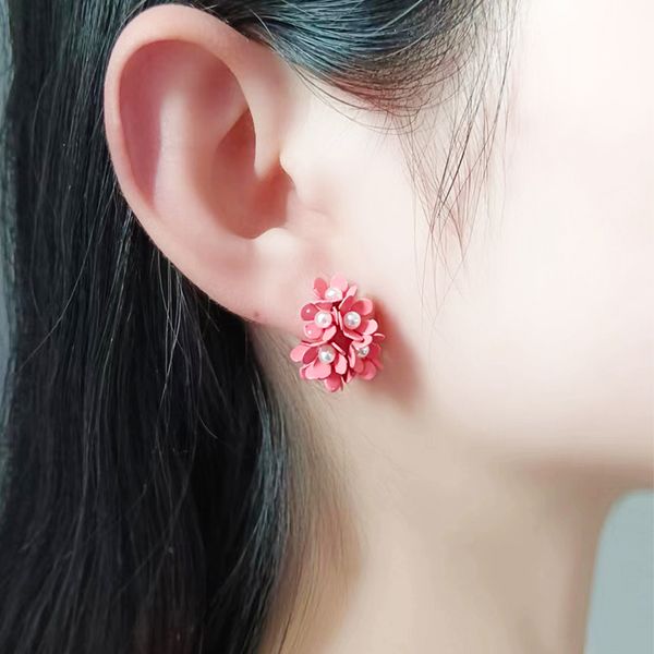 

accessory metal flower pearl stud earrings niche design, Silver