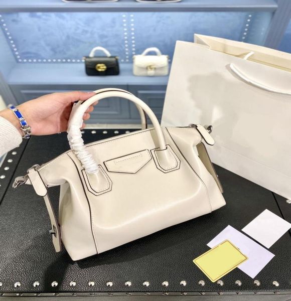 

2021 new classic calfskin handbag fashion temperament lady039s handbag multicolor optional size 3126cm9526489