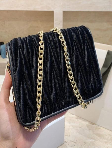 

2021 new sheepskin shoulder bag women chain crossbody bags hand bag fashion leisure plain velvet pleated hasp lady temperament mes6959334