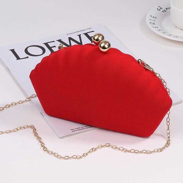 

socialite red pearl shell shape buckle dinner bag simple elegant womens evening banquet wholesale