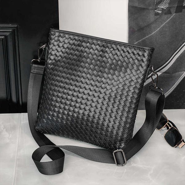 

new korean men's single shoulder bag hand woven casual men's bag trend messenger bag outdoor backpack 230526