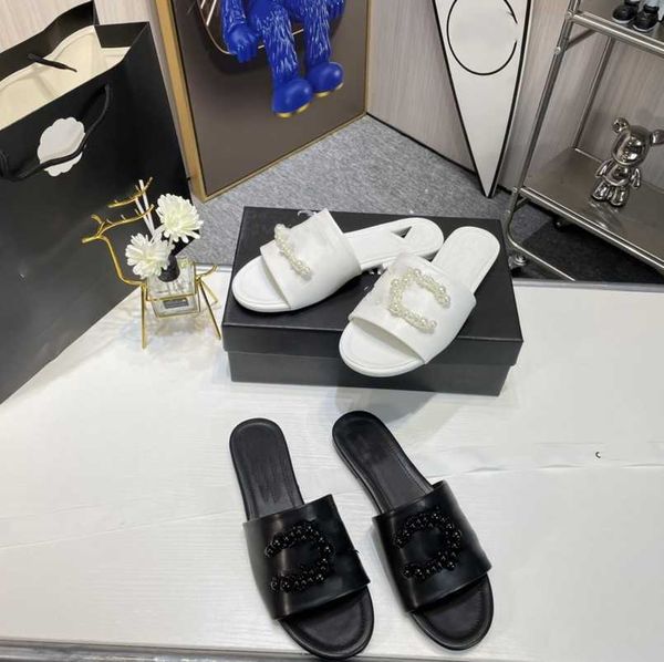 

girls womens slippers logo designer sandals 2023 summer beach pool causal pearls buckle slides interlocking c paris flip flops luxury dress, Black
