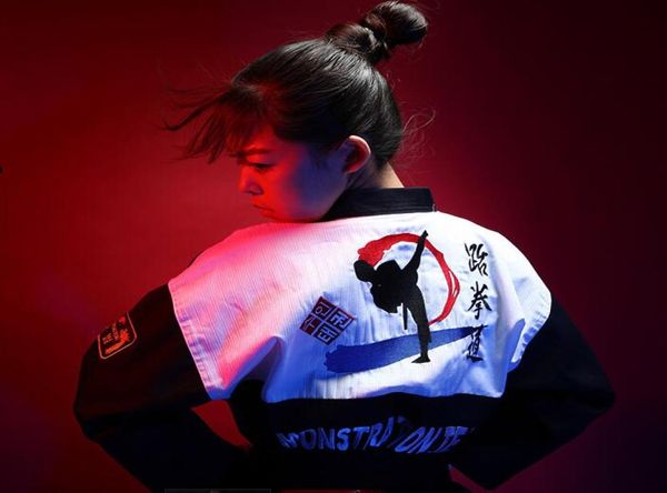 

3 colors fashion korea style embroidered taekwondo dobok tkd taekwondo uniform men women karate clothes wear taekwondo sui6162132, Black;red