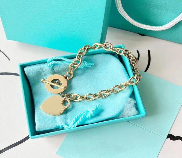 

designer bracelet classic charm peach heart bracelet girl festive 18k gold love gift 316l titanium steel jewelry factory whole1850387, Golden;silver