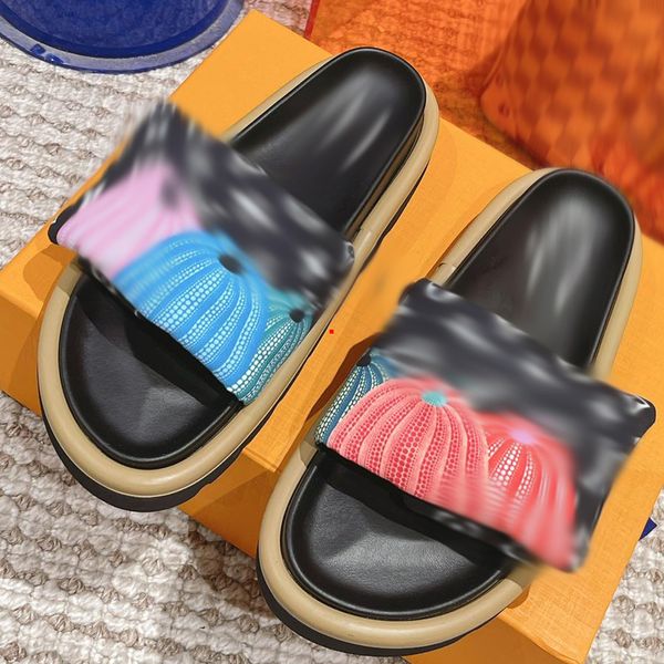 

2023 fashion beach slippers classic flat heel summer lazy designer fashion cartoon big head flops leather lady slides women shoes l bath lad, Black