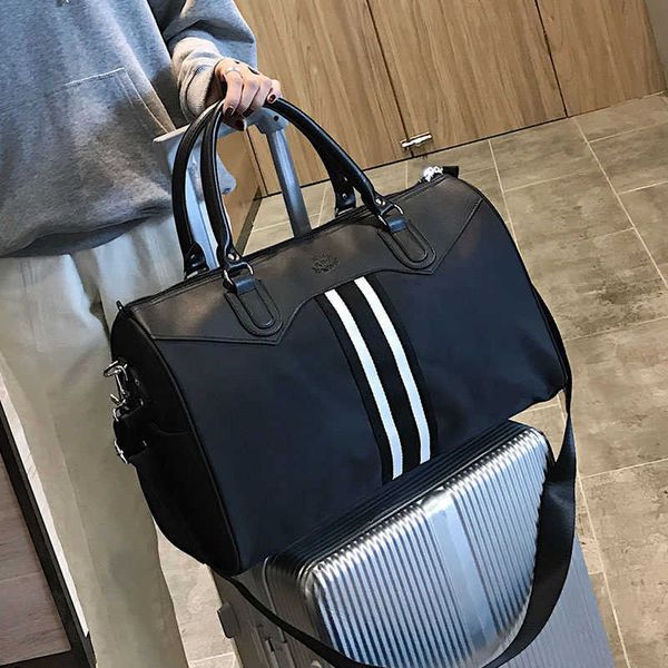 

male and female business hands put forward poor bags, short distance high-capacity travel shoes, luggage bags 230526