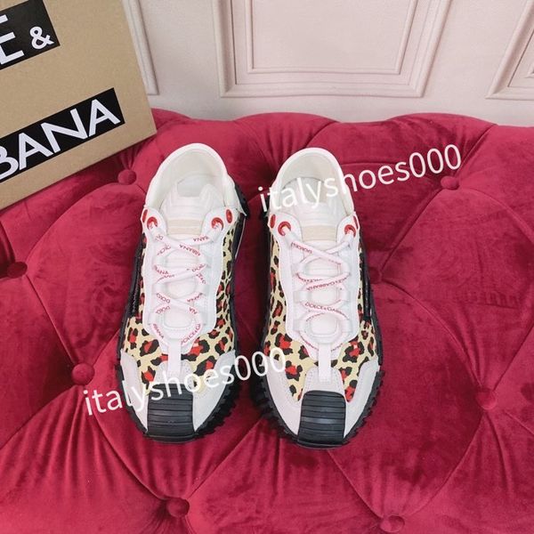 

2023 new luxury designer women fashion sneakers lace up popular flat casual men spring autumn walking shoes white, Black