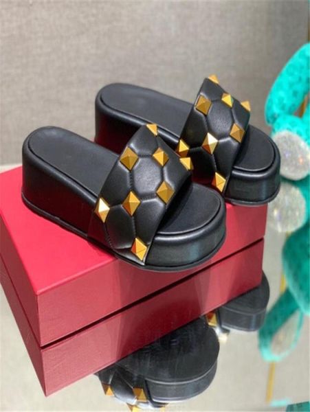

new casual fashion slippers with gold spikes and custom fabric thick soles slipper for women7150277, Black