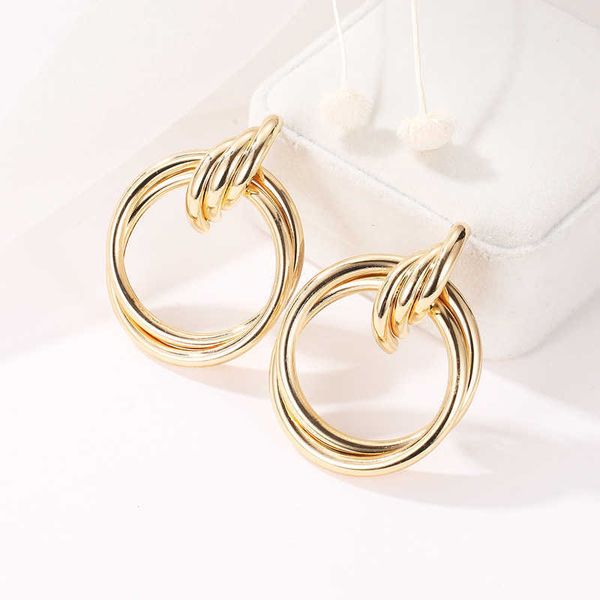 

pendant necklaces charm lats circle knotted stud earrings hyperbole geometric twist earring for women 2020 fashion creative jewelry kolczyki, Silver