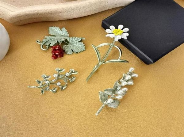 

pins brooches garden brooch pearl beads plant corsage custom grape daisy bag clothes coat sweater lapel jewelry gift for women wif9394023, Gray
