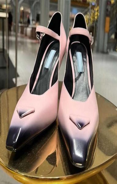 

dress shoes gradient color triangle thick heel highheeled shoes for women in the early spring of 2023 new shallow mouth pointed m6653077, Black