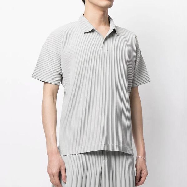 

men's polos simple casual miyake homme plisse pleated fabric loose lapel short sleeve polo shirt 230526, White;black
